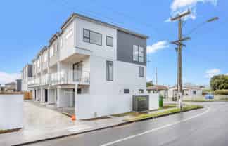 2/2A Cambridge Road, Manurewa