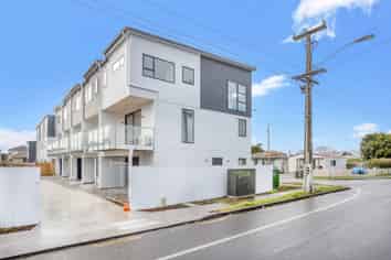 2/2A Cambridge Road, Manurewa
