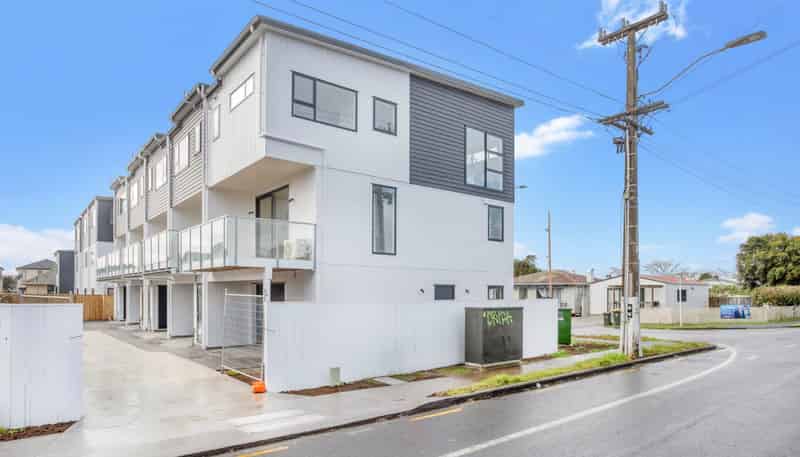 2/2A Cambridge Road, Manurewa