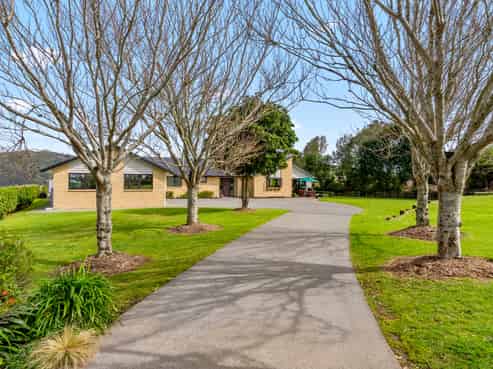 217 Pinnacle Hill Road, Bombay