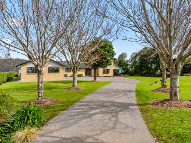 217 Pinnacle Hill Road, Bombay