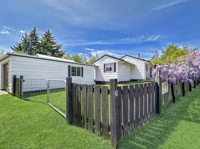 2/60 Kinloch Road, Kinloch