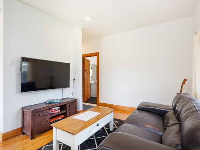 392 Botanical Road, West End