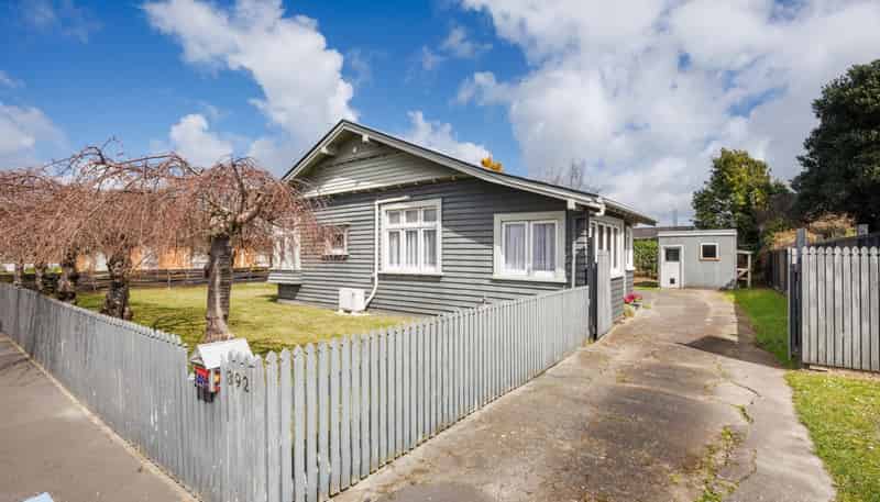 392 Botanical Road, West End