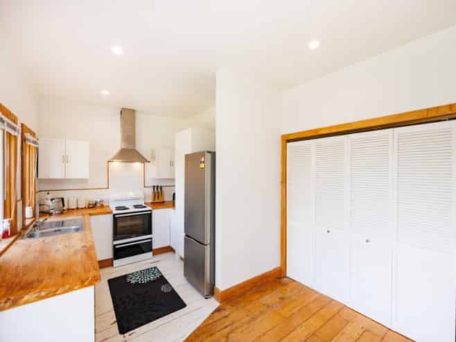 392 Botanical Road, West End