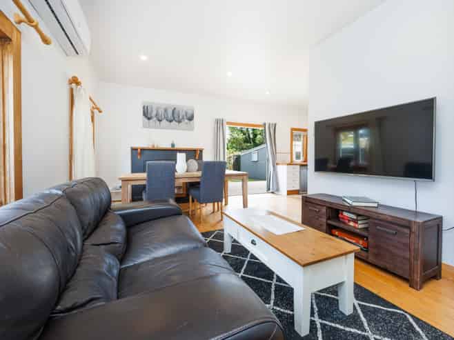 392 Botanical Road, West End