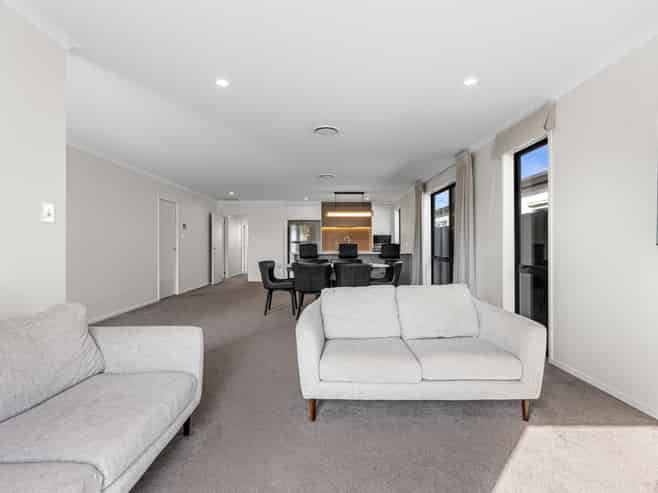26 Empire Crescent, Papamoa