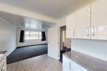 12 Larsen Court, Roslyn