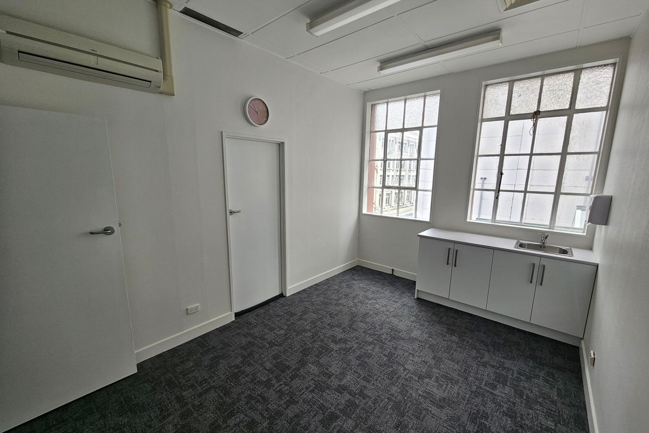 Office To Lease! - Vista 2