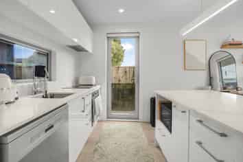 52B Durham Crescent, Fairfield