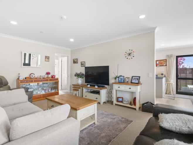30 Ian Peter Way, Otaki