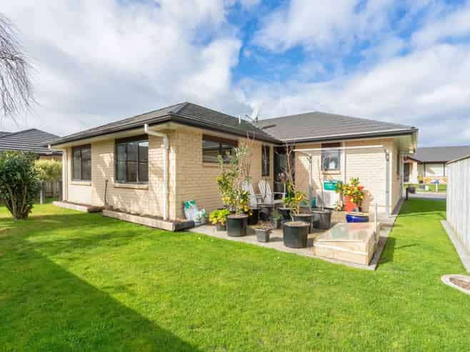 30 Ian Peter Way, Otaki