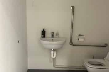 PRIME RETAIL FOR LEASE