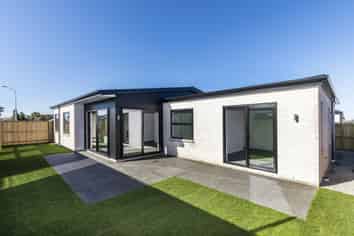 5 Rita Angus Road, Belfast