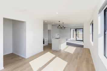 5 Rita Angus Road, Belfast