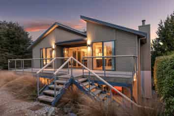 35 Parry Crescent, Wanaka