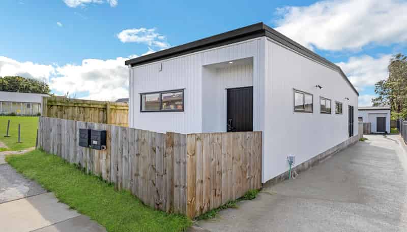 63  Flanshaw Road, Te Atatu South