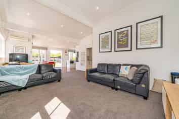 20 Queen Street, Petone