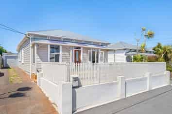 20 Queen Street, Petone