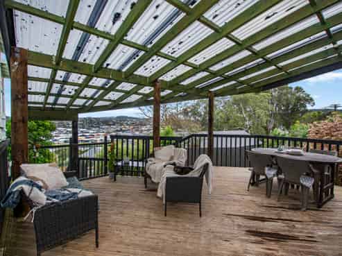 52 Punga Grove Avenue, Riverside