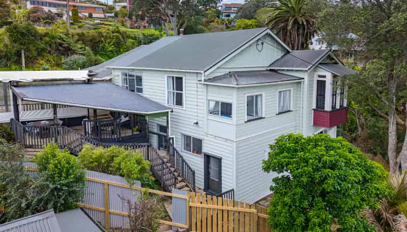 52 Punga Grove Avenue, Riverside