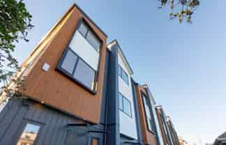 9/163 Lake Road, Belmont