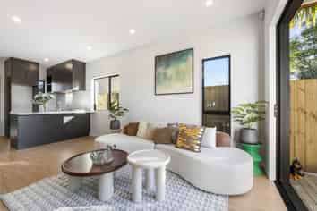 1/163 Lake Road, Belmont