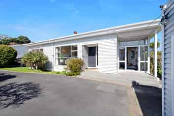 111A Darlington Road, Miramar
