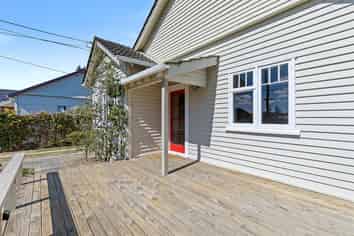 12 Pohutukawa Street, Woburn