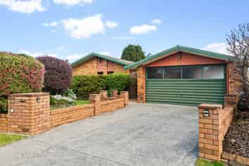 17 Brockton Avenue, Conifer Grove