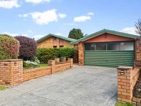 17 Brockton Avenue, Conifer Grove