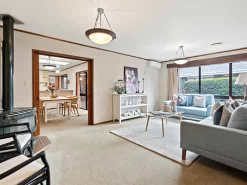 17 Brockton Avenue, Conifer Grove