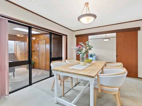 17 Brockton Avenue, Conifer Grove