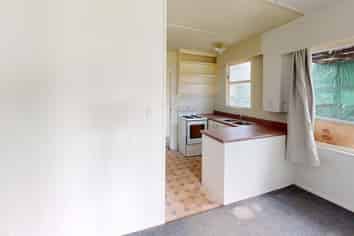 235B Manly Street (Bottom Flat), Paraparaumu Beach