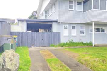 235B Manly Street (Bottom Flat), Paraparaumu Beach