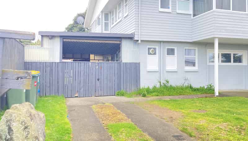 235B Manly Street (Bottom Flat), Paraparaumu Beach