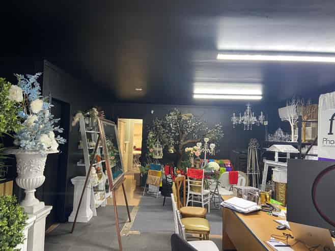 Te Rapa Warehouse with Offices / Showroom