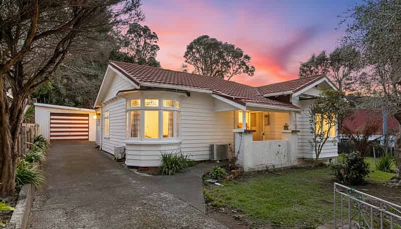 8 & 6 Tyne Street, Island Bay