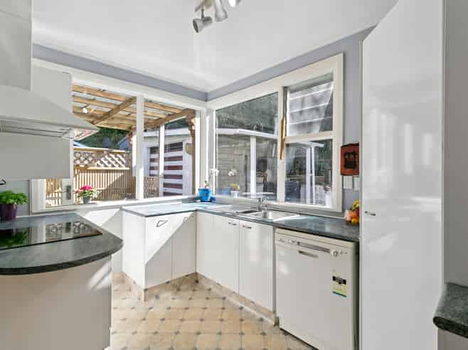8 & 6 Tyne Street, Island Bay