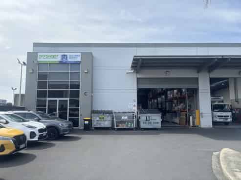 A-Grade industrial with drive through access