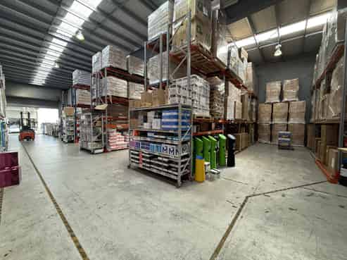 A-Grade industrial with drive through access