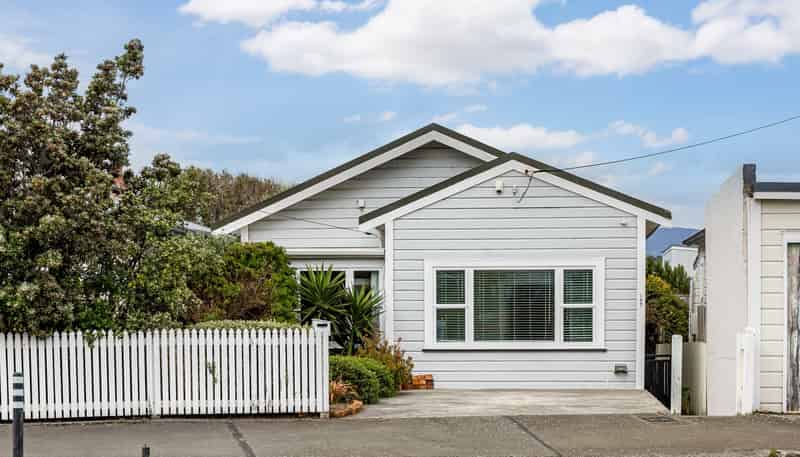 107 Onepu Road, Lyall Bay
