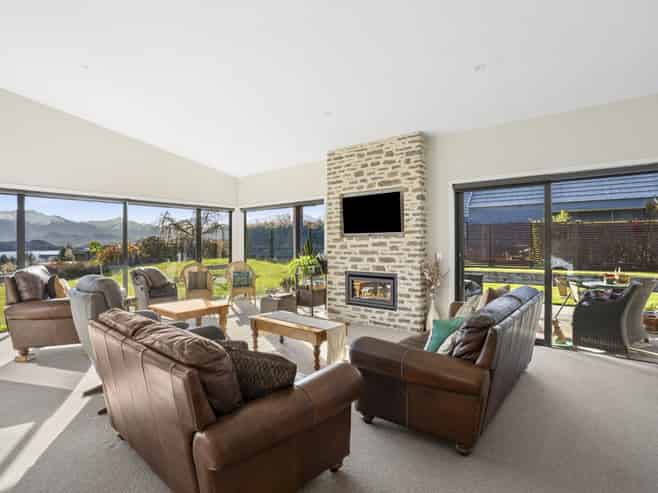 21 Valley Crescent, Wanaka