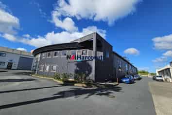 Road Front Industrial - High Warehouse Ratio!