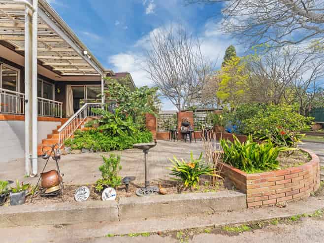 6 Youngs Road, Papakura