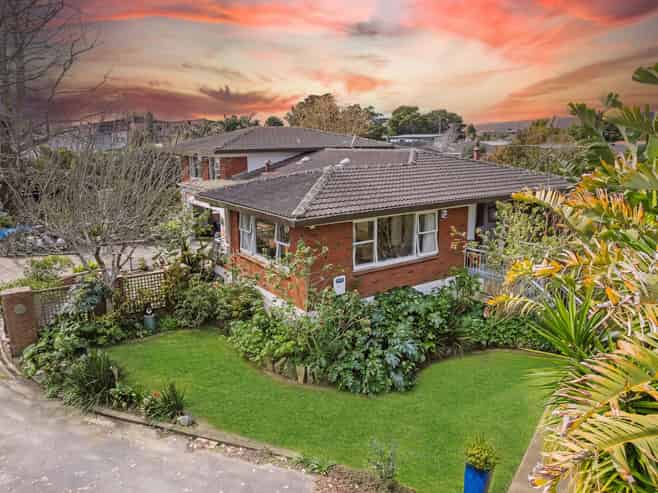 6 Youngs Road, Papakura