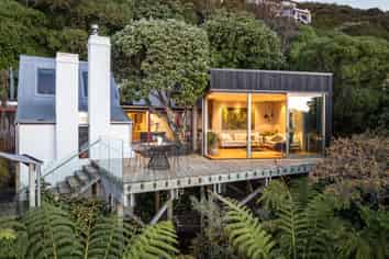 77 Palliser Road, Roseneath