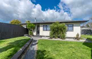 12B Bruce Avenue, Glenview