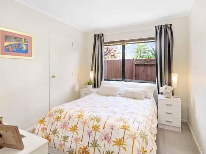 20 Larisa Grove, Papamoa