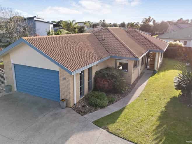 20 Larisa Grove, Papamoa